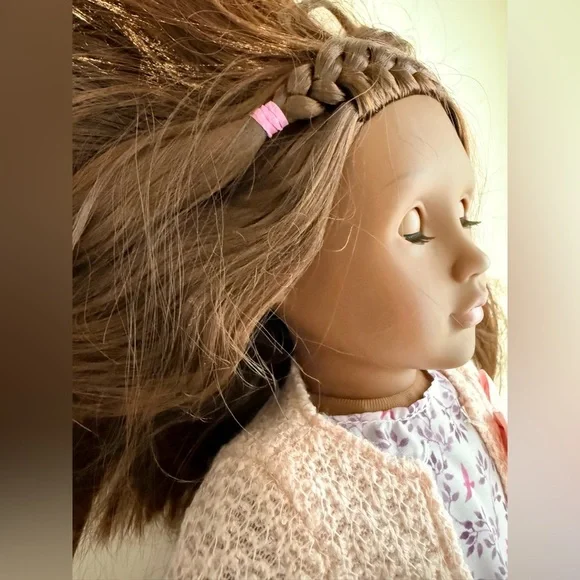 18” Our Generation - Suzee With Amputated Leg (crutches added) - Picture 7 of 12